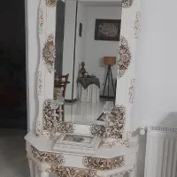 آینه و کنسول و شمعدون