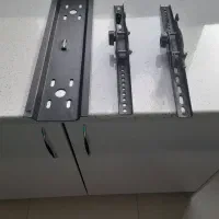 پایه تی وی دیواری سالم و تمیز