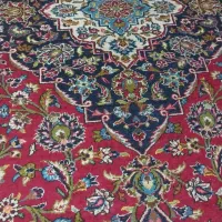 فرش دستباف ۱۲ متری لاکی در حد نو با قدمت ۸۰ ساله