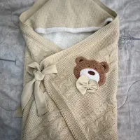 پتو دور پیچ نوزاد