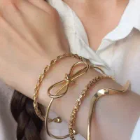 ساعت و اکسسوری