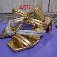 کفش سایز ۳۹