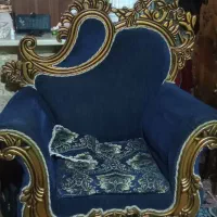 مبل هشت نفره با دو صندلی میزبان و سه میز