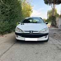 206 اس دی V8 سفید مانیتور دار