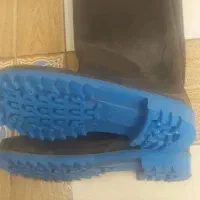 ۱جفت کفش نوک آهنی و دو جفت چکمه های نپوشیده شده|کیف، کفش، کمربند|مریوان, |دیوار