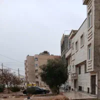 مغازه-بر-خیابان-پارس-فاز-یک