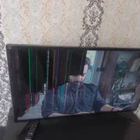 تلویزیون سامسونگ ۴۳ اینچ صفحه شکسته نصفه میاره|تلویزیون و پروژکتور|اردبیل, |دیوار