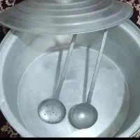 دیگ بزرگ با کفگیر و ملاق
