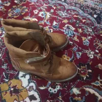 کفش|کیف، کفش، کمربند|شیراز, فرگاز|دیوار