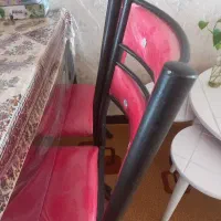 چهارعدد صندلی