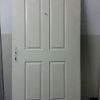 درب ورودی آپارتمانی نو نو و سنگین  کار نکرده چوبی