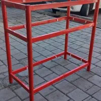 یک عدد میز فلزی و دو عدداستند بفروش میرسد|فروشگاه و مغازه|شیراز, دارالرحمه|دیوار