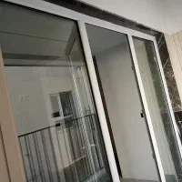 نصب در و پنجره پی وی سی