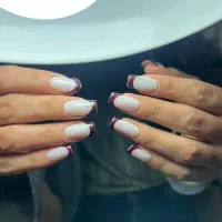 خدمات کاشت ناخن به صورت حرفه ای با قیمت مناسب|خدمات آرایشگری و زیبایی|محمدیه-قزوین, |دیوار