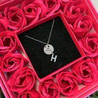 گردنبند عاشقانه  اورییم با آویز حرف اول اسم