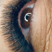 اکستنشن مژه بدون آسیب باماندگاری بالا