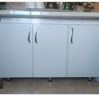 میز جزیره دارای سه کابینت