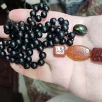 انگشتر خط های کهنه و تسبیح