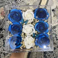 باکس گل هدیه ۹ شاخه