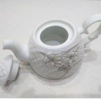 قوری چینی شطرنجی طرح برجسته|قوری، کتری، قهوهساز دستی|تهران, آسمان|دیوار