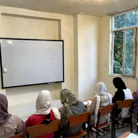 آموزش زبان انگلیسی و آلمانی تمام سنین در آموزشگاه