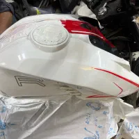 کارگر نقاش موتور