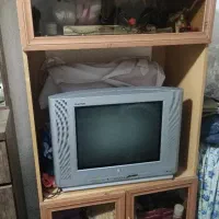 تلویزیون و میز تلویزیون