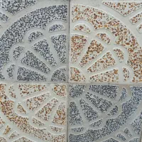 کار در کارگاه موزائیک سازی