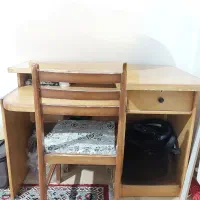 میز چوبی با صندلی