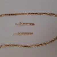 گردنبند و یک جفت گوشواره ست و دستبند