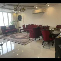 مبلمان  ۹ نفره  به همراه میز نهار خوری ۸ نفره