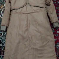 کاپشن|لباس|قلعه نو, |دیوار