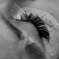 کاشت ناخن و مژه