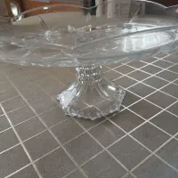 ظرف پایه دار