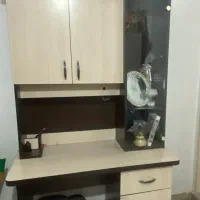 میز تحریر سالم و چراغ دار دارای ویترین|میز تحریر و کامپیوتر|ماهدشت, |دیوار