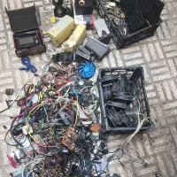قطعات کامپیوتر و ضایعات کابل و سیم اسپیکر سالم و .