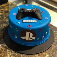 فروشنده  خانم در شیرینی سرای حمید