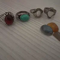 دو انگشتر نقره ودو  رکاب نقره ونگین ها همه با هم