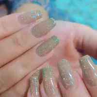 تخفیفات ویژه کاشت ناخن بابهترین متریال