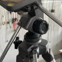 سه پایه دوربین عکاسی و‌فیلمبرداری حرفه ای