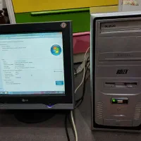 کامپیوتر (کیس و مانیتور)