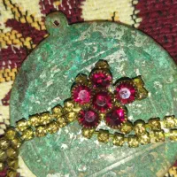 سنگ های قدیمی گردنبند