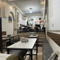 کارگر قهوه خانه ، سری زن ، وسط کار ، کارگر ساده