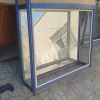 ویترین دیواری آلمینیوم