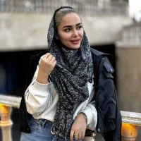 فروشنده شال و روسری