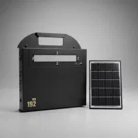 پنل خورشیدی و برق اظطراری آماده قابل حمل