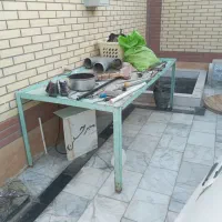 تخت فلزی بزرگ