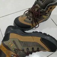 کفش کوهنوردی وپوتین