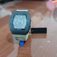 ساعت بنمی ، طرح ریچارد