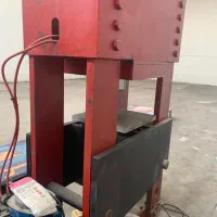 پرس صنعتی هیدرولیکی